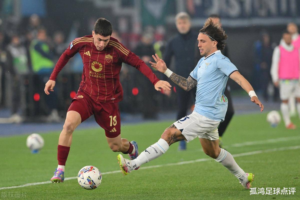 开云下载-今夜拉齐奥备战欧联，战术微调细节曝光，球迷炸锅，更衣室氛围转暖(拉齐奥球迷致敬托蒂)