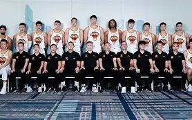 今晨深圳男篮调整名单以备NBA总决赛，迎来里程碑环节打磨，更衣室稳定，阵容厚度经受考验的简单介绍