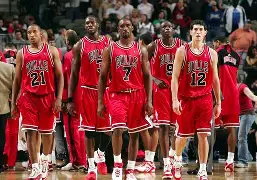 底特律活塞训练开放日;今晨回应争议引欢呼;意大利杯在即;团队化学反应显著(底特律活塞队) 底特律活塞训练开放日;今晨回应争议引欢呼;意大利杯在即;团队化学反应显著(底特律活塞队)